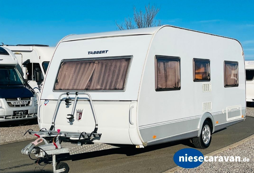 Beispiel-Wohnwagen Tabbert Jeunesse 480 HDT - 6,77 m Länge