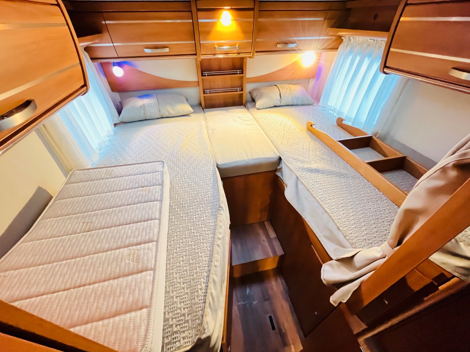 Fahrzeugabbildung HYMER / ERIBA / HYMERCAR ML-I 580 EINZELBETTEN KLIMA SAT ANHÄNGERKUPPLUNG