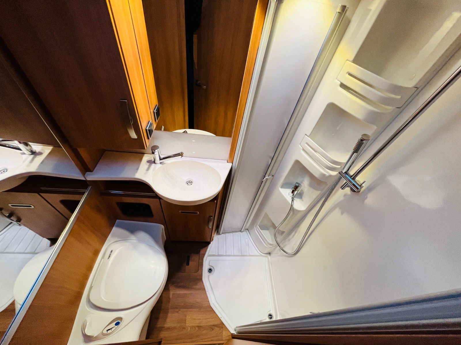 Fahrzeugabbildung HYMER / ERIBA / HYMERCAR ML-I 580 EINZELBETTEN KLIMA SAT ANHÄNGERKUPPLUNG