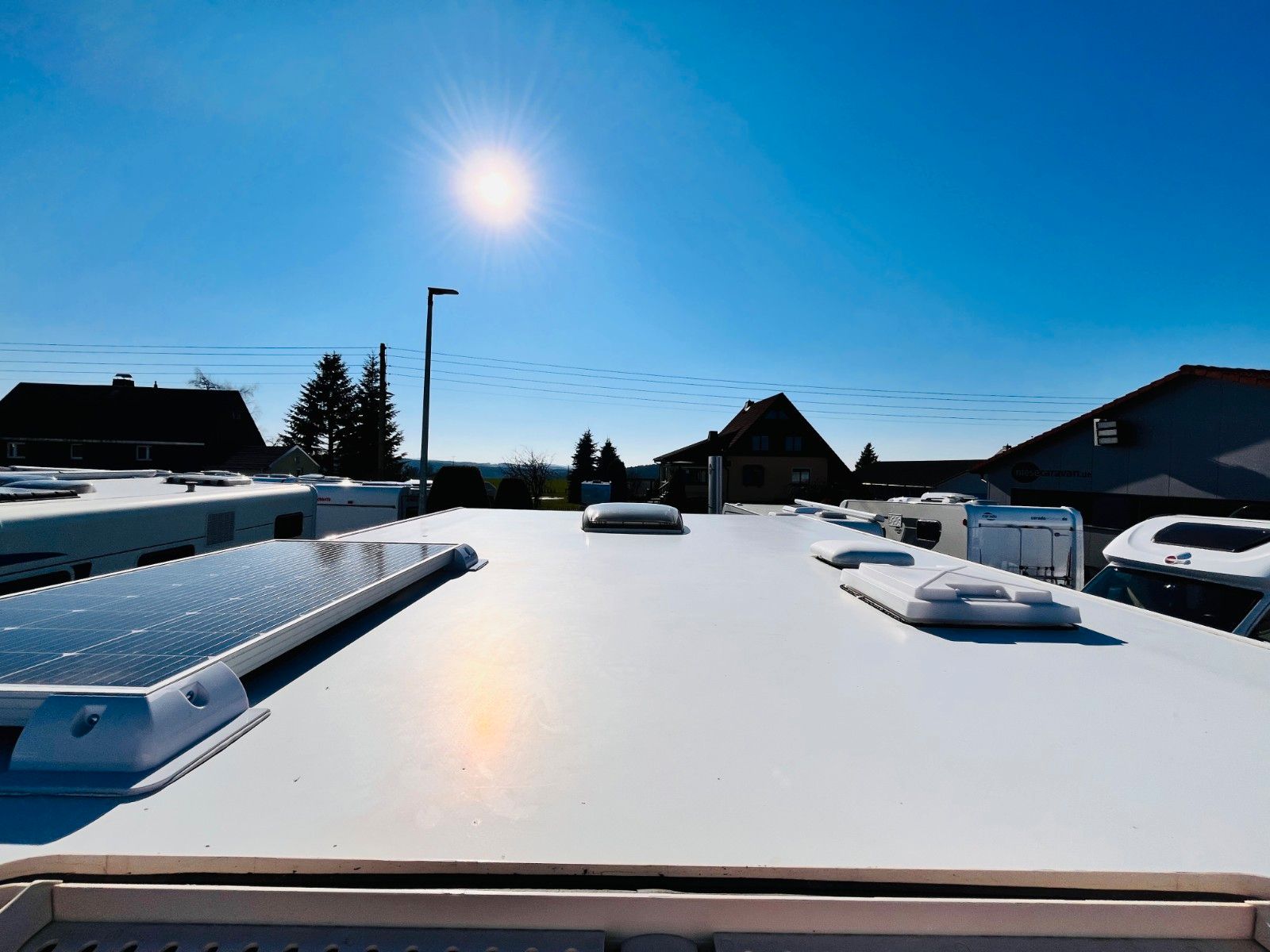 Fahrzeugabbildung Carado T 337 EINZELBETTEN SOLAR MARKISE
