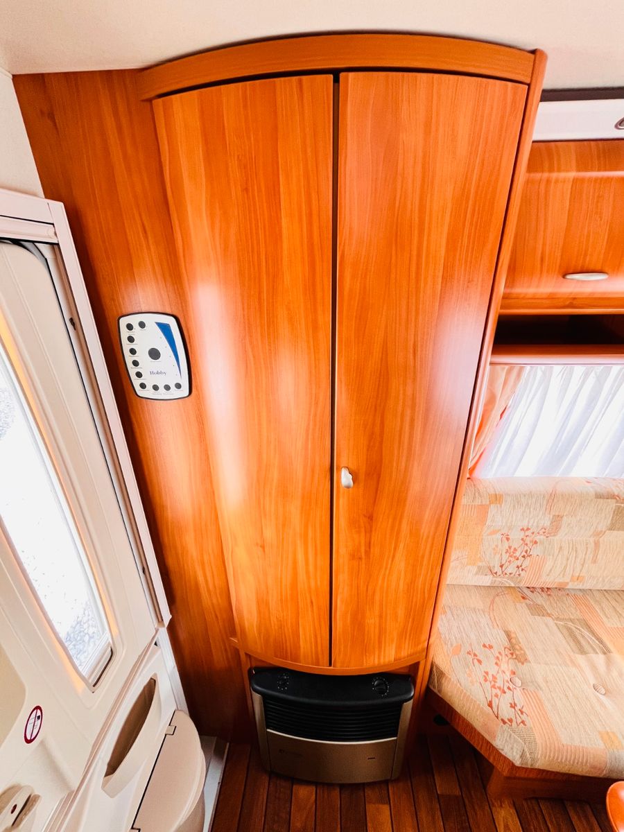 Fahrzeugabbildung Hobby EXCELLENT 410 SFE FRANZ.BETT DUSCHE MARKISE