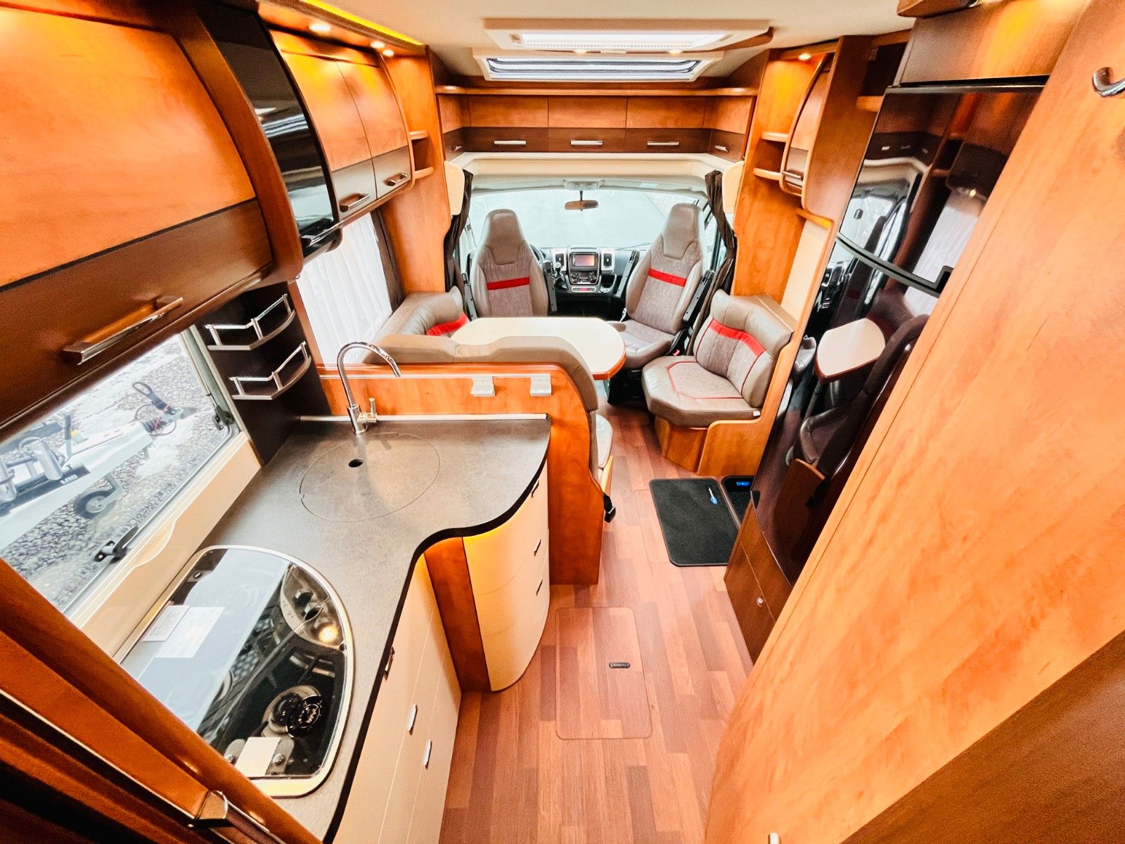 Fahrzeugabbildung Carthago C-TOURER T 142 QUERBETT SAT TV 1.HAND