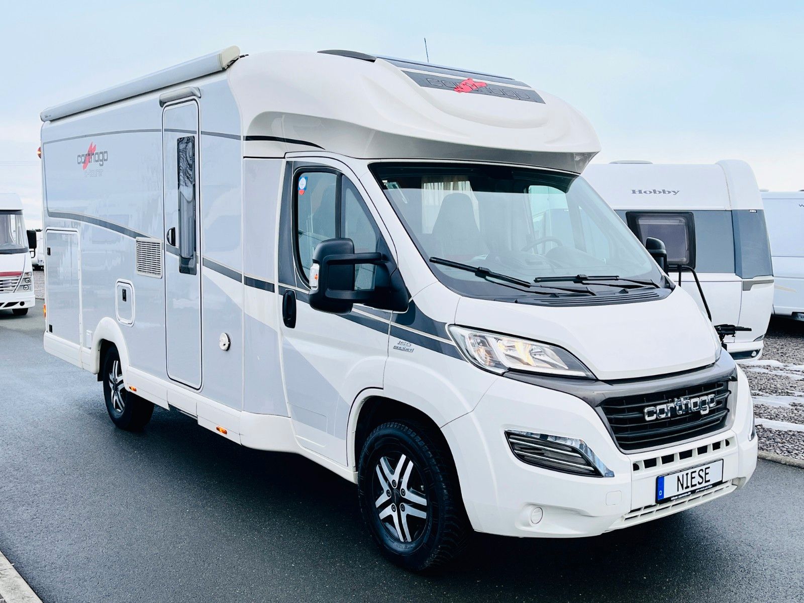 Fahrzeugabbildung Carthago C-TOURER T 142 QUERBETT SAT TV 1.HAND