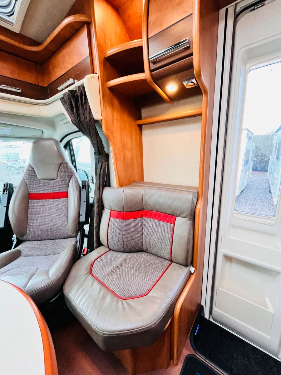 Fahrzeugabbildung Carthago C-TOURER T 142 QUERBETT SAT TV 1.HAND