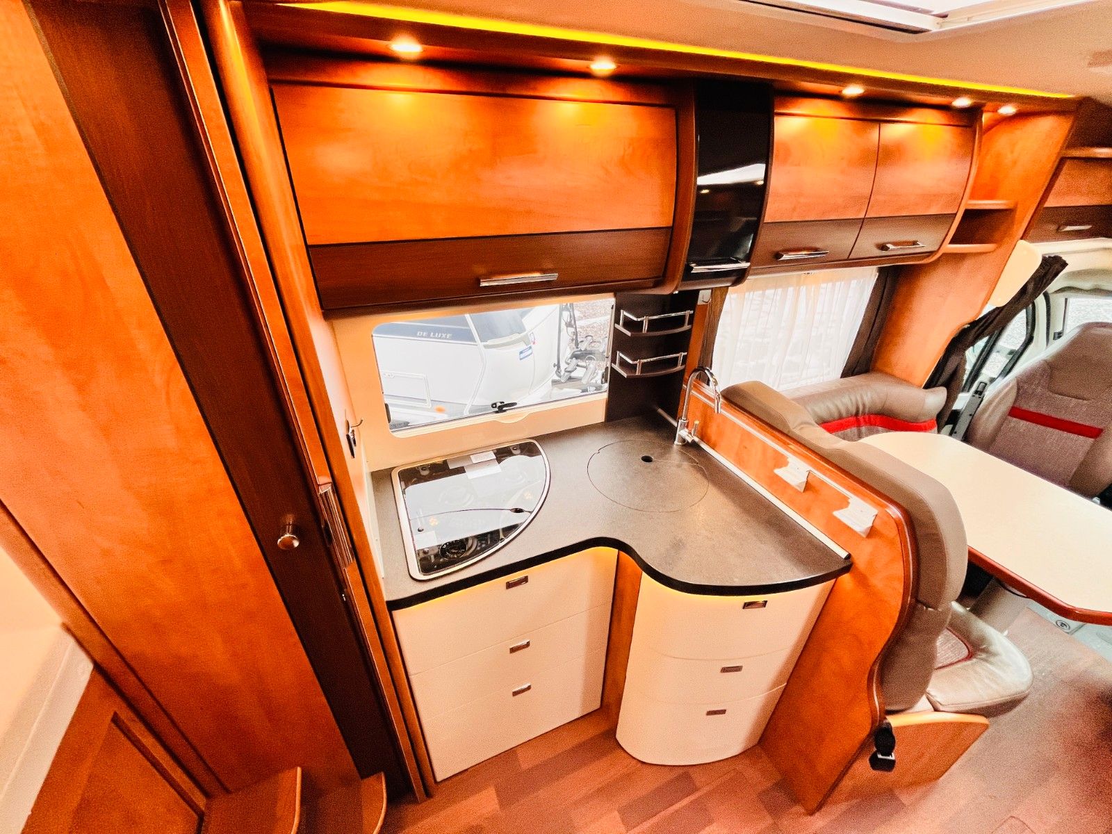 Fahrzeugabbildung Carthago C-TOURER T 142 QUERBETT SAT TV 1.HAND