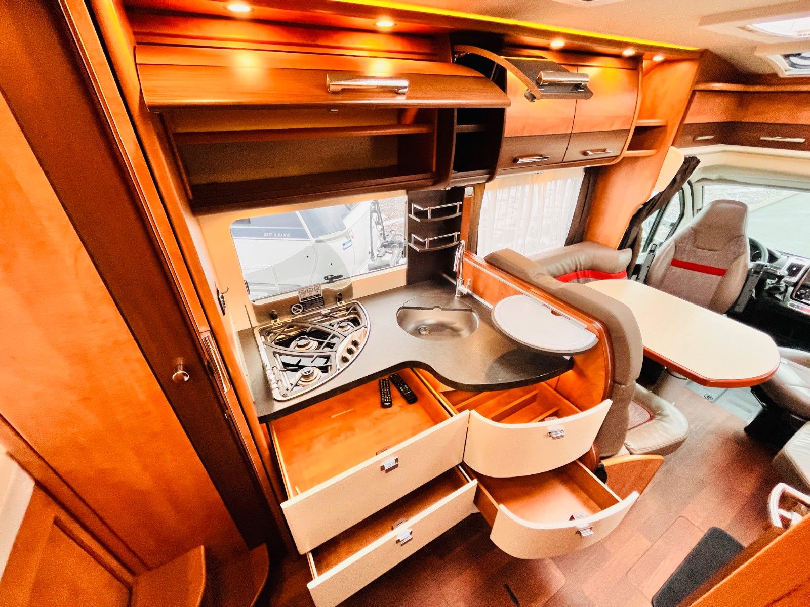 Fahrzeugabbildung Carthago C-TOURER T 142 QUERBETT SAT TV 1.HAND