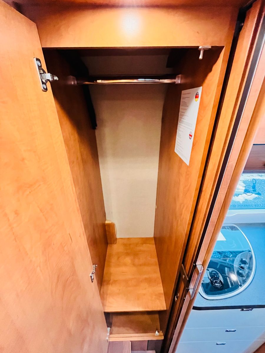 Fahrzeugabbildung Carthago C-TOURER T 142 QUERBETT SAT TV 1.HAND