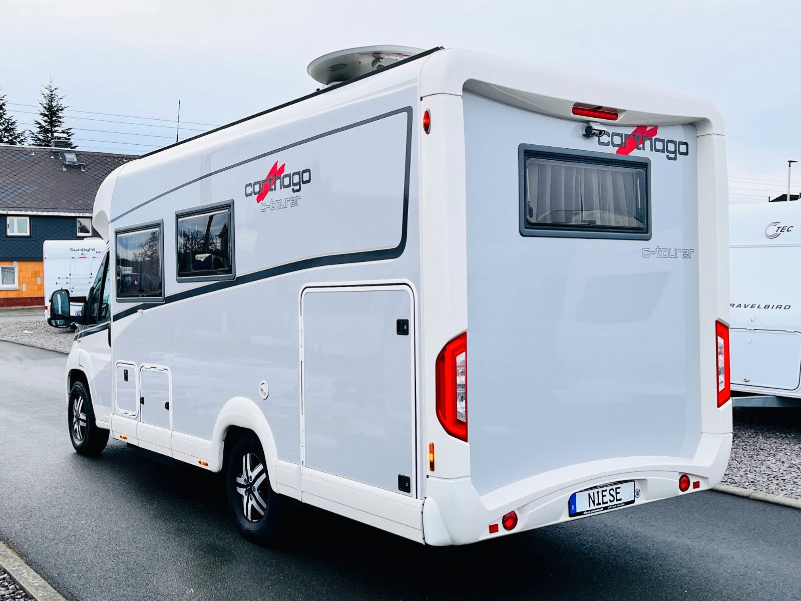Fahrzeugabbildung Carthago C-TOURER T 142 QUERBETT SAT TV 1.HAND