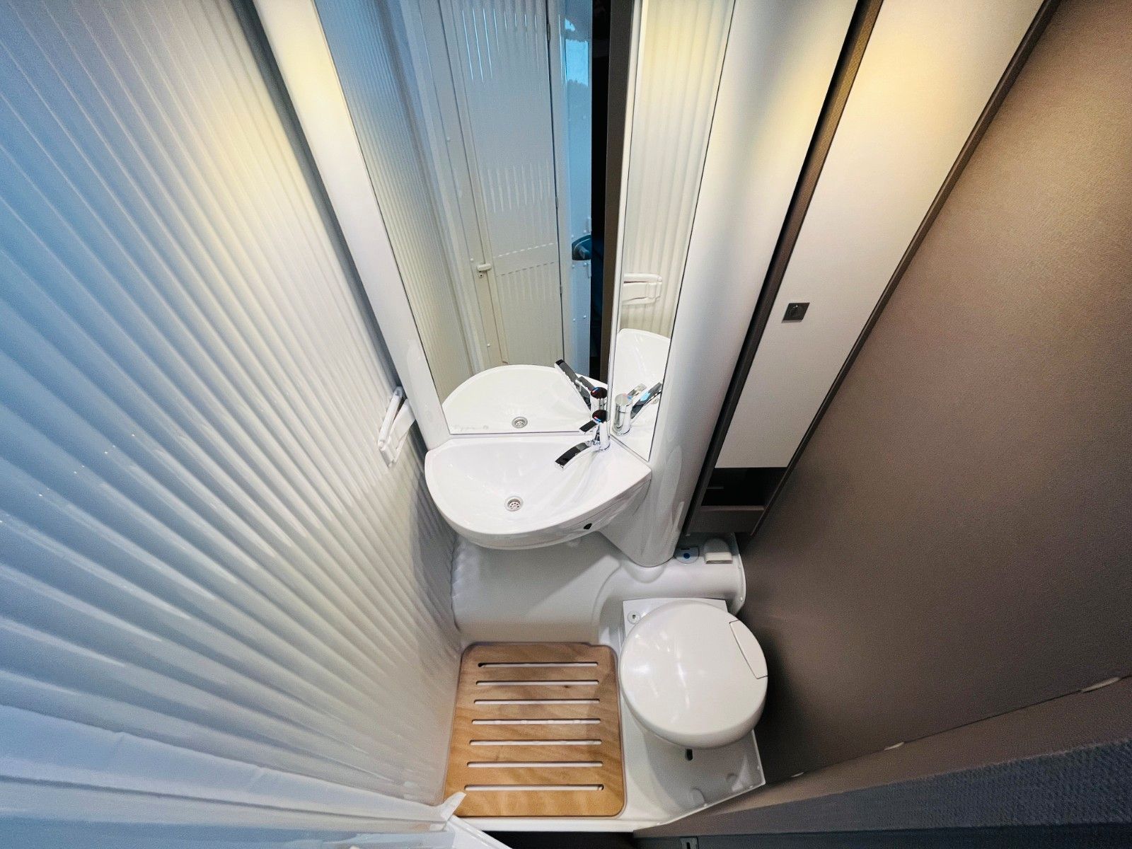 Fahrzeugabbildung Etrusco V 6600 SB EINZELBETTEN SAT TV SOLAR LUFTFEDER